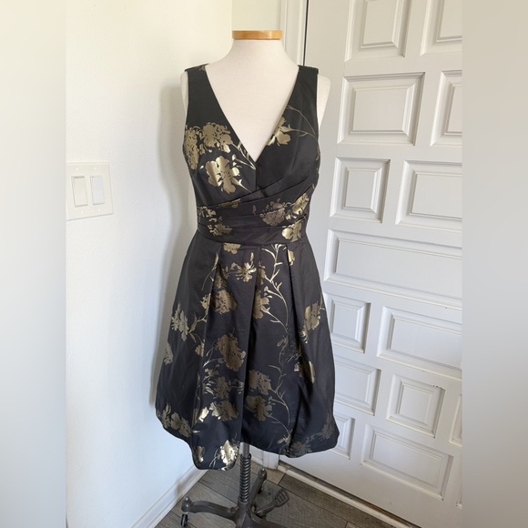 David Meister Dresses & Skirts - NWOT David Meister Fit & Flare Midi Dress Black Ginkgo Leaf Gold Metallic Sz 10